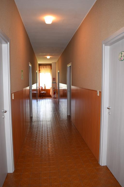 Albergo De Jean Garzeno Exterior foto